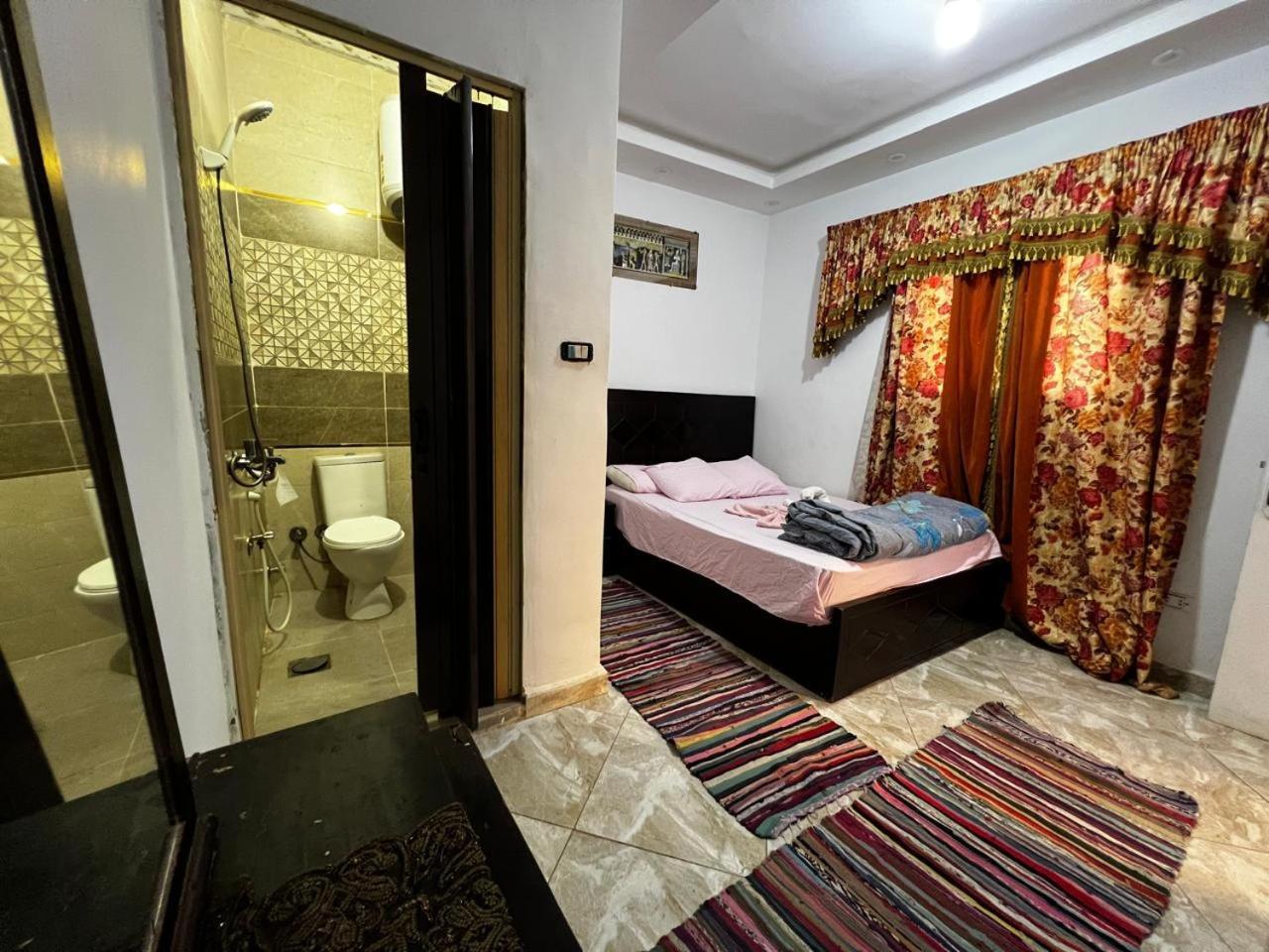 Jana Pyramids View In 3 Bed and Breakfast Kafret el-Gabal Eksteriør billede