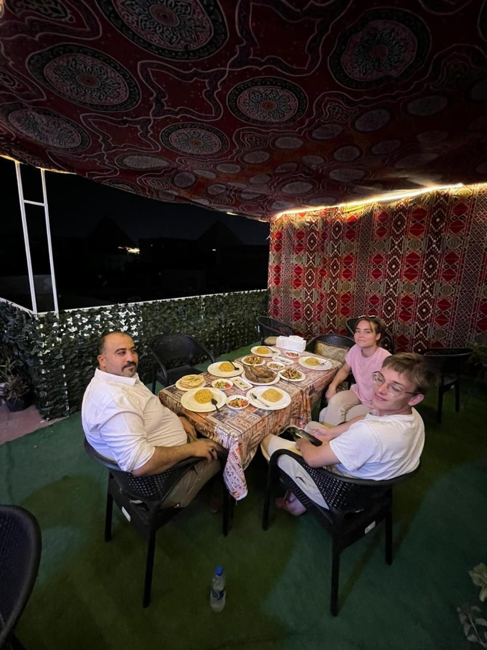 Jana Pyramids View In 3 Bed and Breakfast Kafret el-Gabal Eksteriør billede