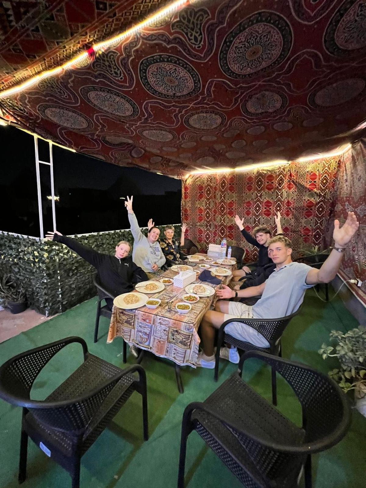 Jana Pyramids View In 3 Bed and Breakfast Kafret el-Gabal Eksteriør billede